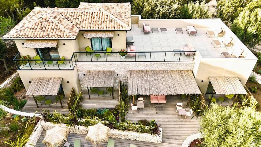 Chambre d’hôte pour 2 personnes, avec terrasse et vue ainsi que piscine et jardin à Bonifacio - 2