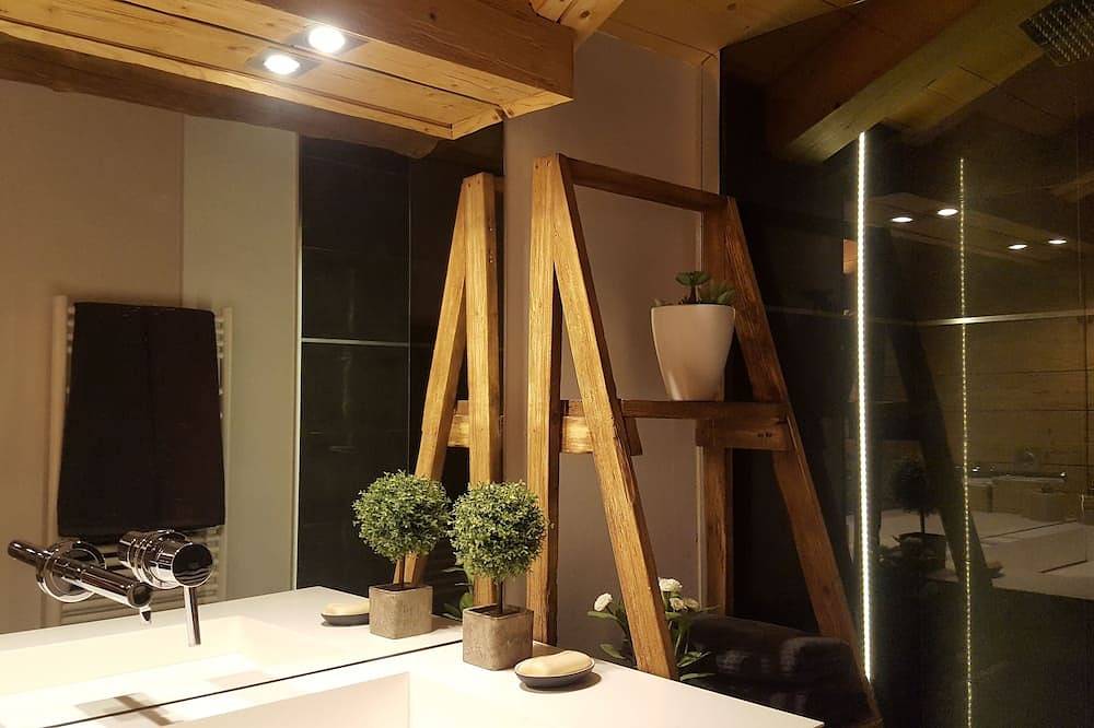 Magnificent T3 Duplex apartment in a chalet dating from 1813 in Saint-Jean-de-Sixt, Annecy region