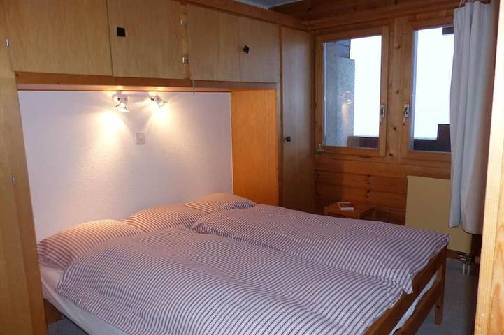 Appartement entier, Confortable 2 pièces 1/2 pour 4 personnes : living - 1 alcôve avec 2 lits superposés - 1 chambre ave in Grimentz, Anniviers