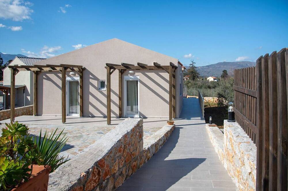 Villa Pervana-  Private pool - Close to the Beach in Armeni, Chania und Umgebung