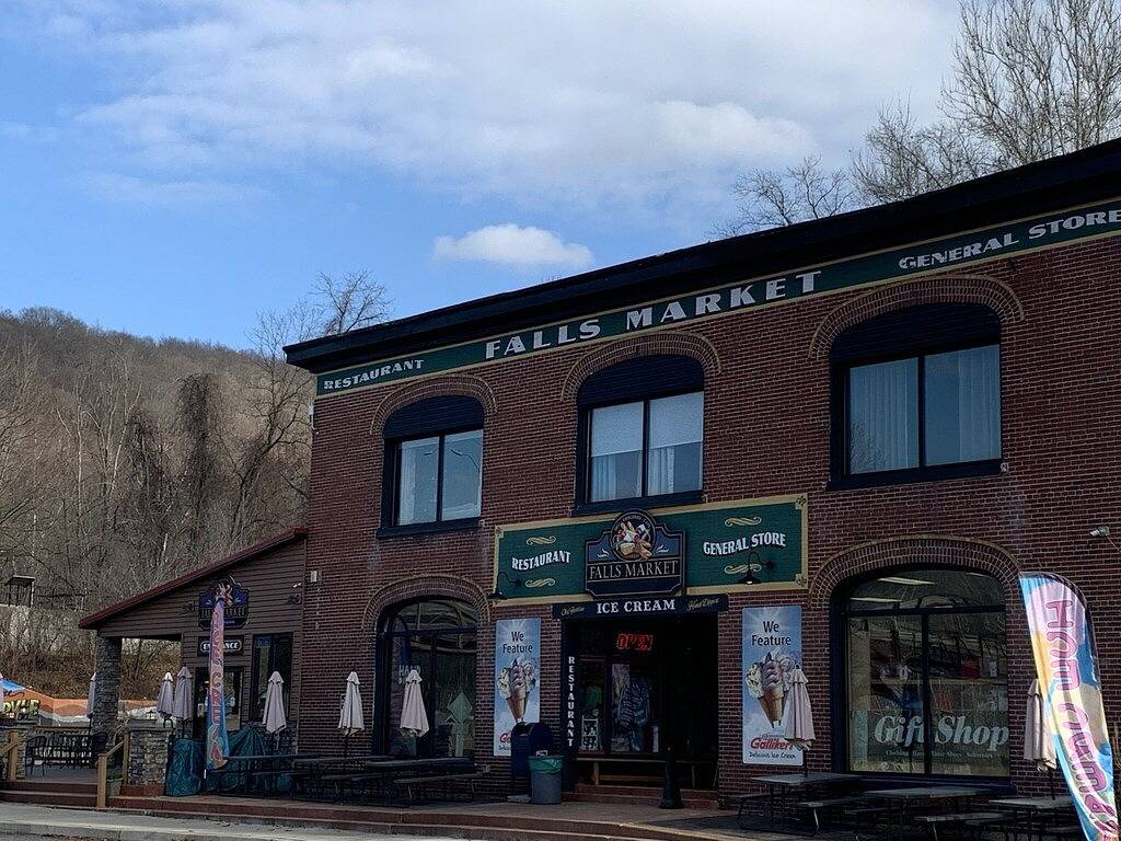 Ganze Wohnung, Trailside Hotel, Minutes to Fallingwater Riverview in Ohiopyle, Pennsylvania