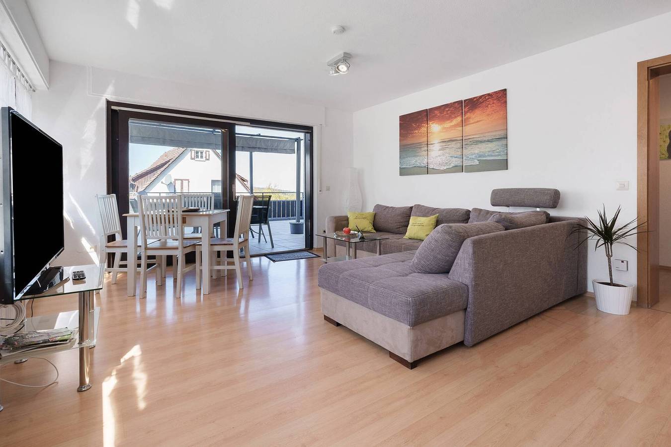 Ganze Wohnung, Apartment „Abendrot“ mit privater Terrasse und Wlan in Engelsbrand, Nordschwarzwald