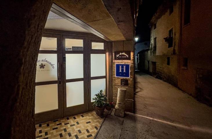 Hotel para 3 personas, con terraza en Hoya de Huesca - 3