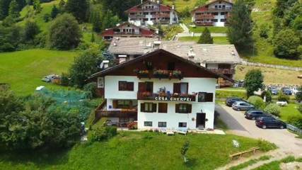 Gîte pour 2 personnes, avec balcon et jardin, animaux acceptés à Campitello di Fassa