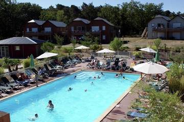 Gîte pour 6 personnes, avec balcon et piscine à Chaveignes
