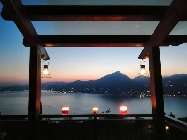 B&b per 2 persone, con Balcone e Terrazza nonché Giardino e Vista lago a San Zeno di Montagna