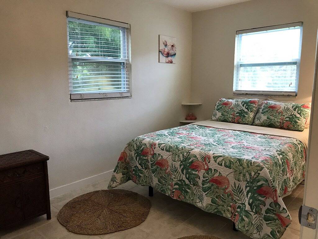 Aloha Royal Palms! Awesome private waterfront oasis 4 minutes to the Beach! in Bonita Bay, Bonita Springs