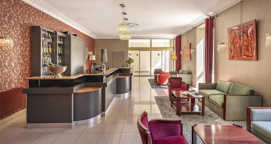 Hôtel pour 4 personnes, avec terrasse à Poitiers