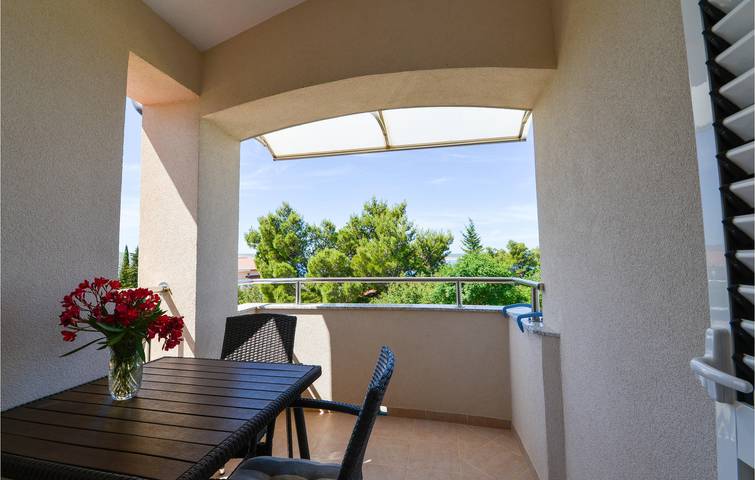 Ferienwohnung für 3 Personen, mit Garten und Terrasse in Starigrad - 2