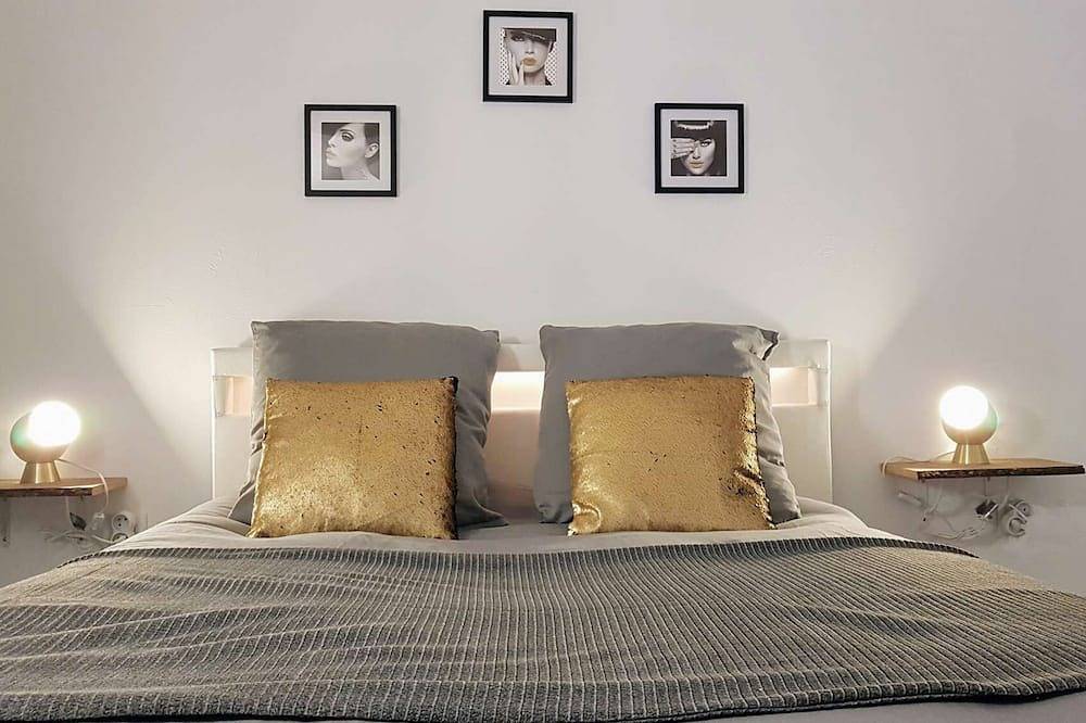 Entire apartment, ★ Bright ★ Quiet ★ City centre ★ Easy Parking ★ Wifi ★ in Le Puy-en-Velay, Haute-Loire