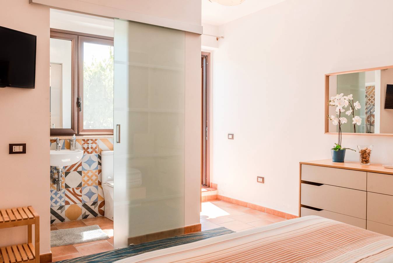 Room 'Veranda' with Mountain View, Wi-Fi and Air Conditioning in Montallegro, Agrigento Province