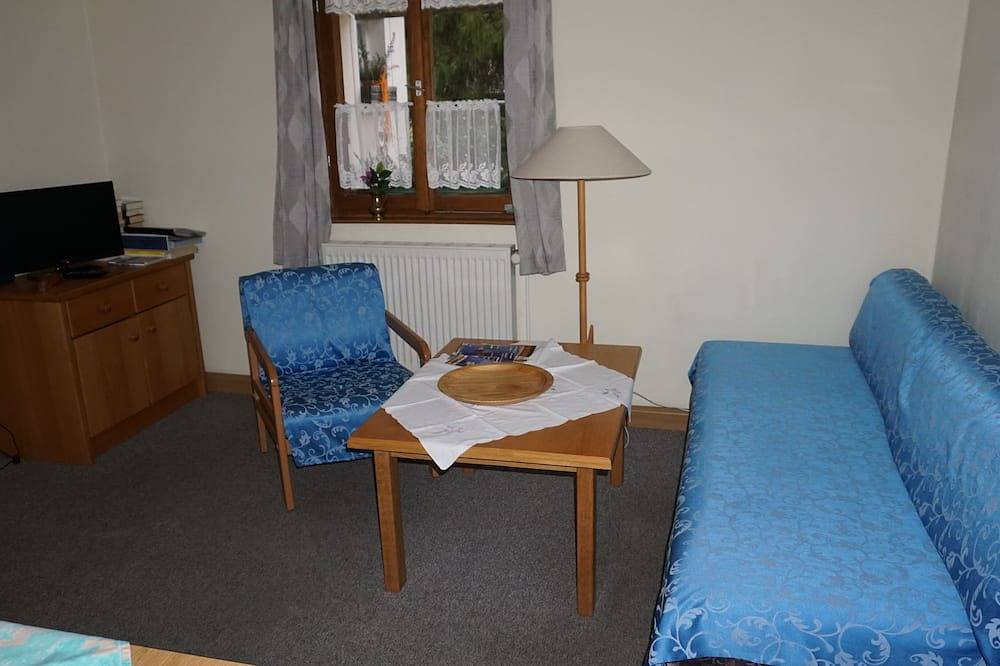 Ganze Wohnung, Gemütliche Ferienwohnung (33qm) mit Brötchenservice in Nähe von Bad Steben in Bad Steben, Landkreis Hof