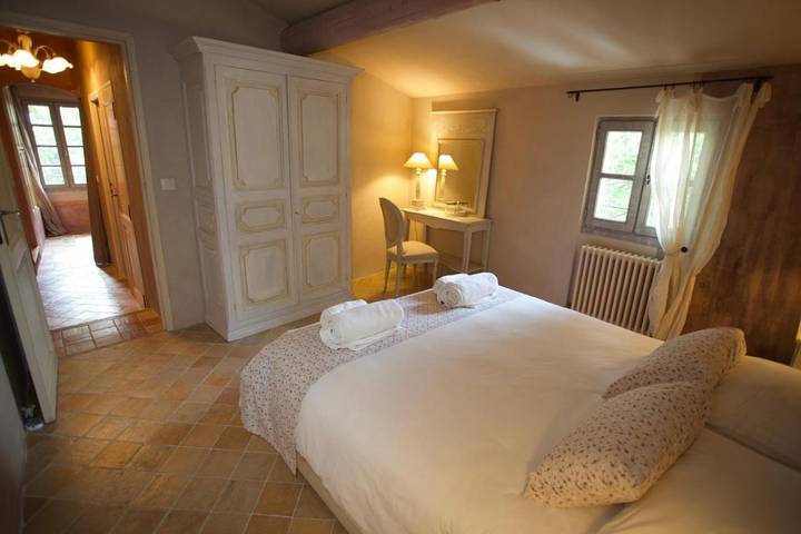 Location de vacances pour 4 personnes, avec vue ainsi que piscine et jardin, adapté aux familles à Blauvac - 4