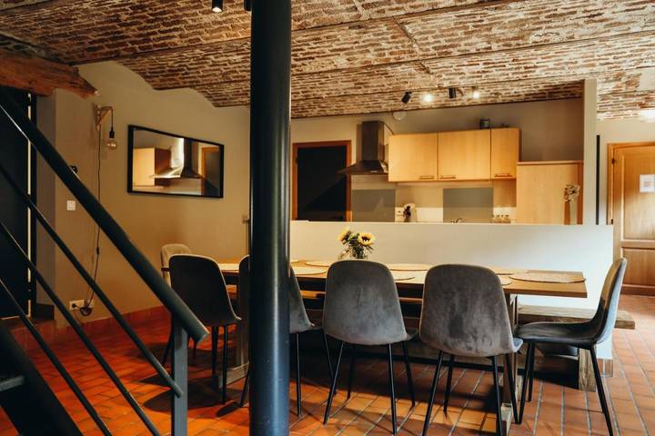 Gîte pour 9 personnes, avec terrasse et jardin à Verviers