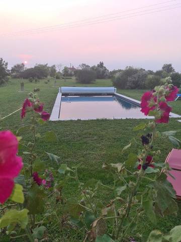 Appartement de vacances pour 2 personnes, avec jardin ainsi que vue et piscine dans le Gers