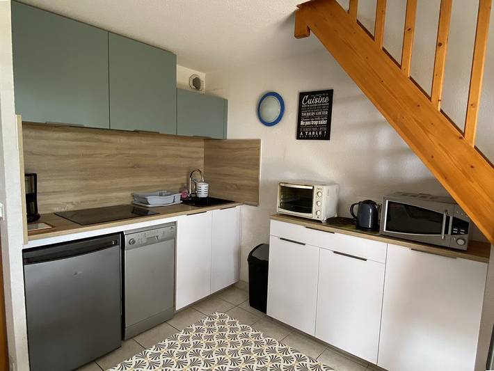 Gîte pour 6 personnes, avec piscine et jardin, adapté aux familles dans Plage De La Falaise - 2