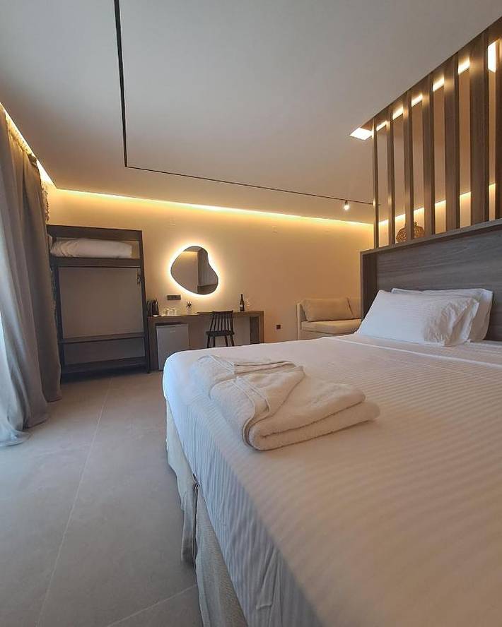 Location de vacances pour 2 personnes, avec jardin ainsi que terrasse et vue, animaux acceptés dans Loutró