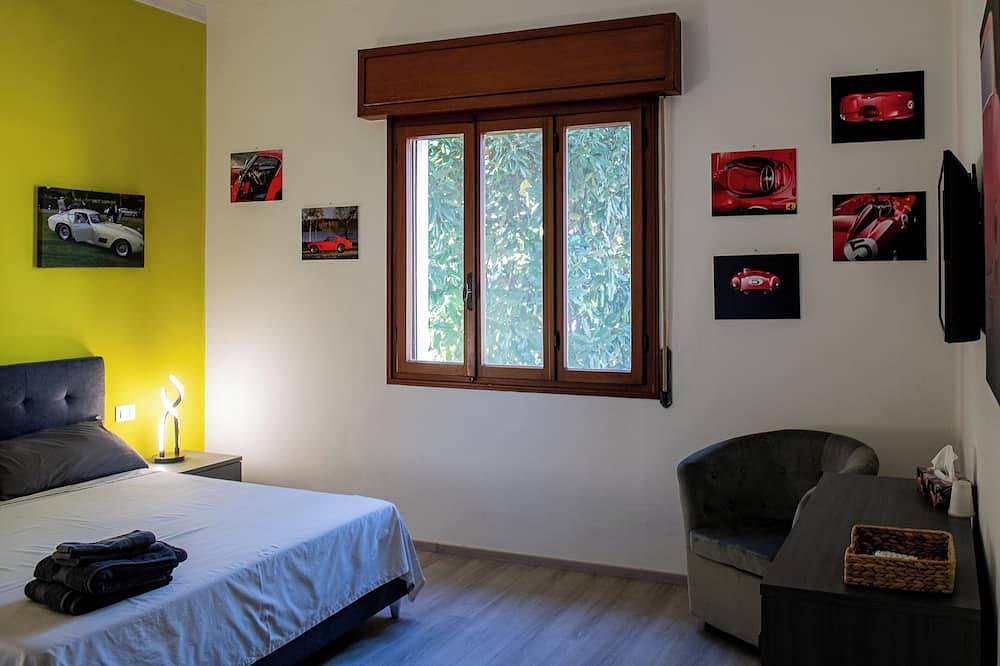 Casa Rivazza Villa, Park, Parking, Private grandstand overlooking the Imola circuit in Imola, Provincia de Bologna