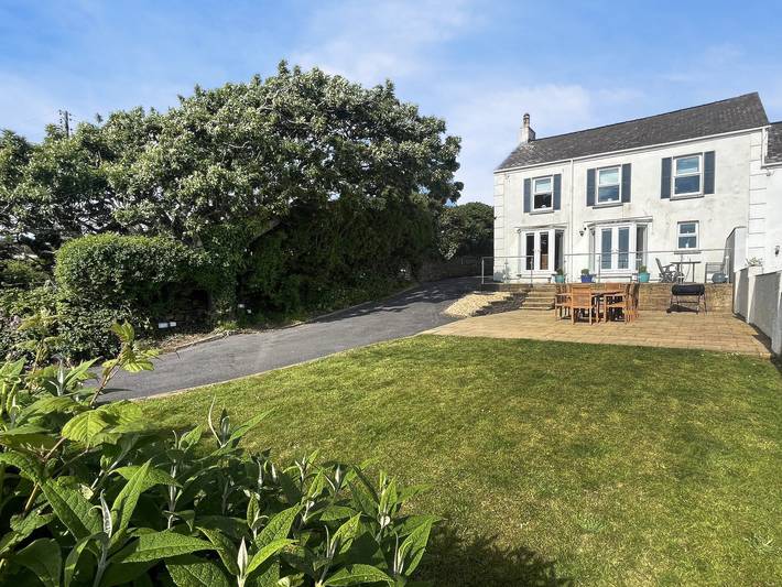 Cottage for 9 people, with garden in Little Haven
