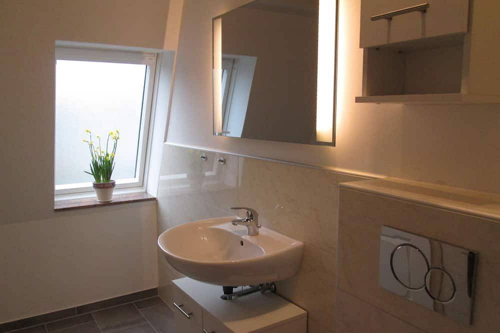 Ganze Wohnung, Ferienwohnungen mit grossem Balkon in Strandnähe in Plöner See, Ostholstein