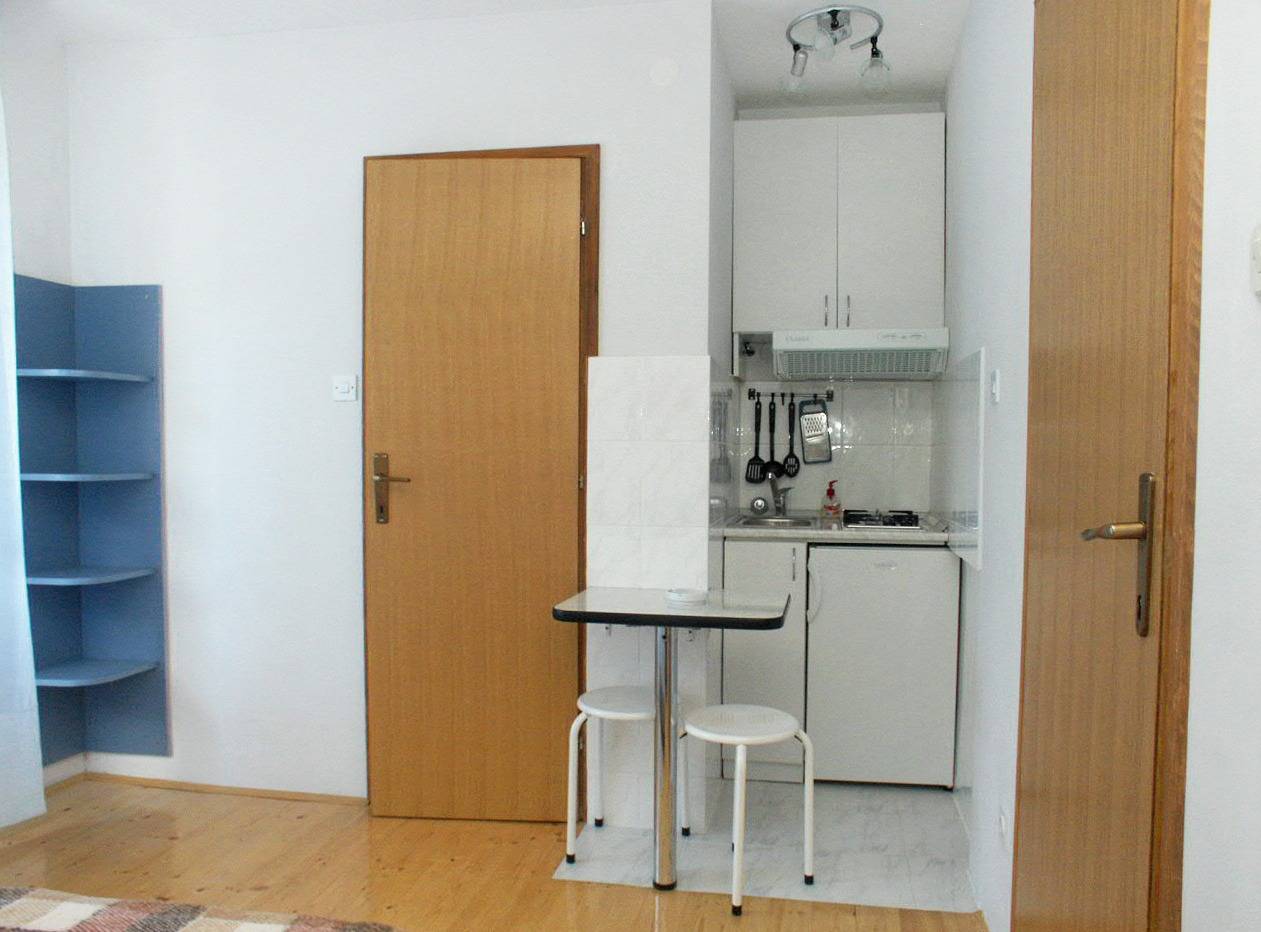 Entire apartment, Studio flat near beach Komiža, Vis As-2429-f in Komiza, Split-Dalmatia