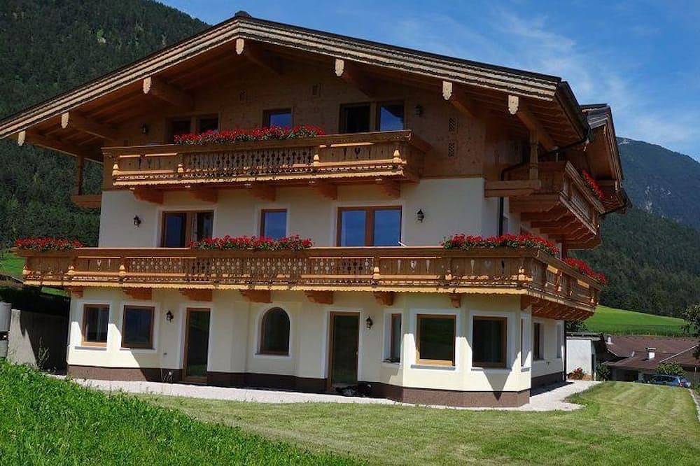 Ganze Wohnung, Ferienwohnung Karwendelblick - Nockhof in Terfens, Bezirk Schwaz