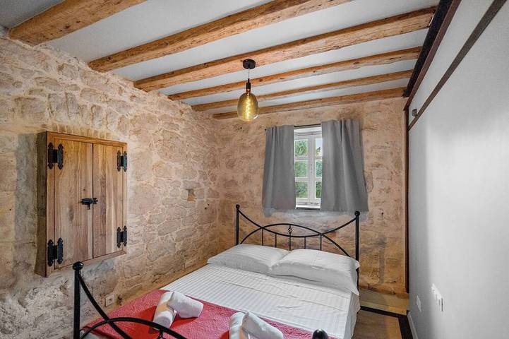 Ganze Wohnung, Ferienwohnung Heritage Stonehouse - Ugljan in Ugljan, Insel Ugljan