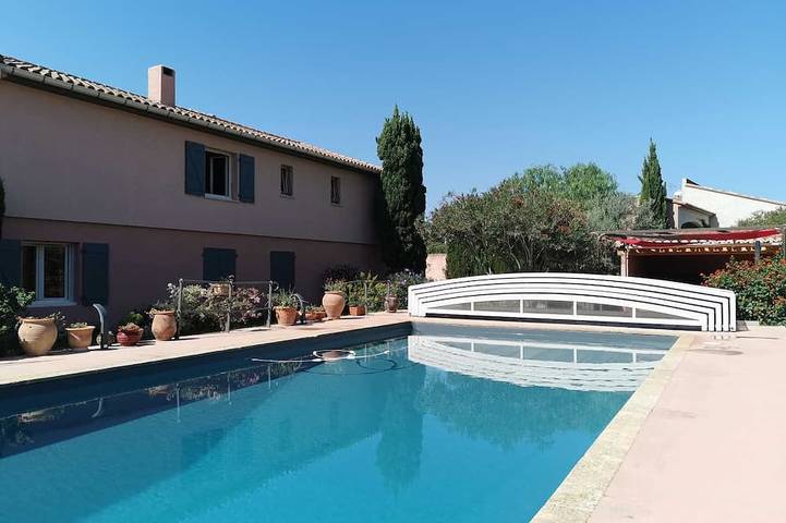 Maison de vacances pour 4 personnes, avec jardin et piscine à Pia