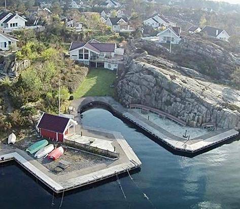 Southern pearl with private beach and pier in Skålevik, Kristiansand 