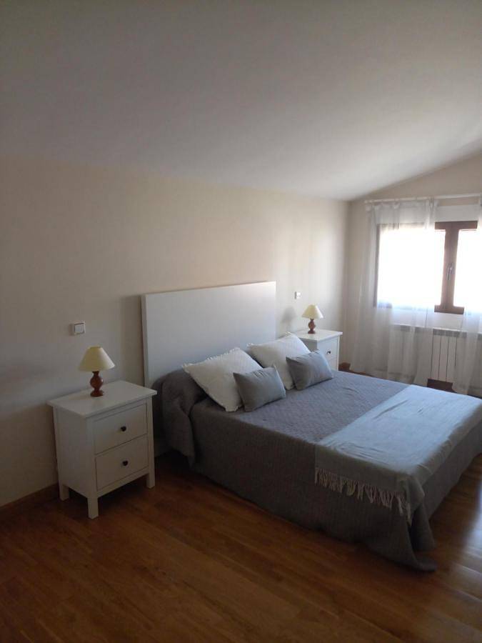 Location de vacances pour 6 personnes, avec piscine ainsi que jardin et vue à El Barraco - 4