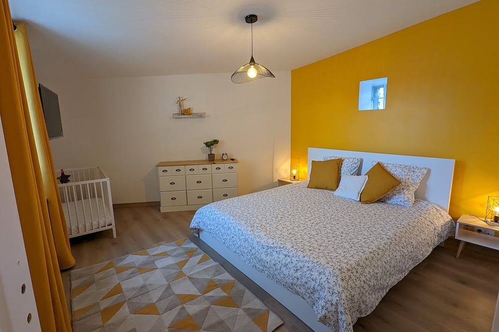 Large seaside house for family vacations in Côte des Légendes