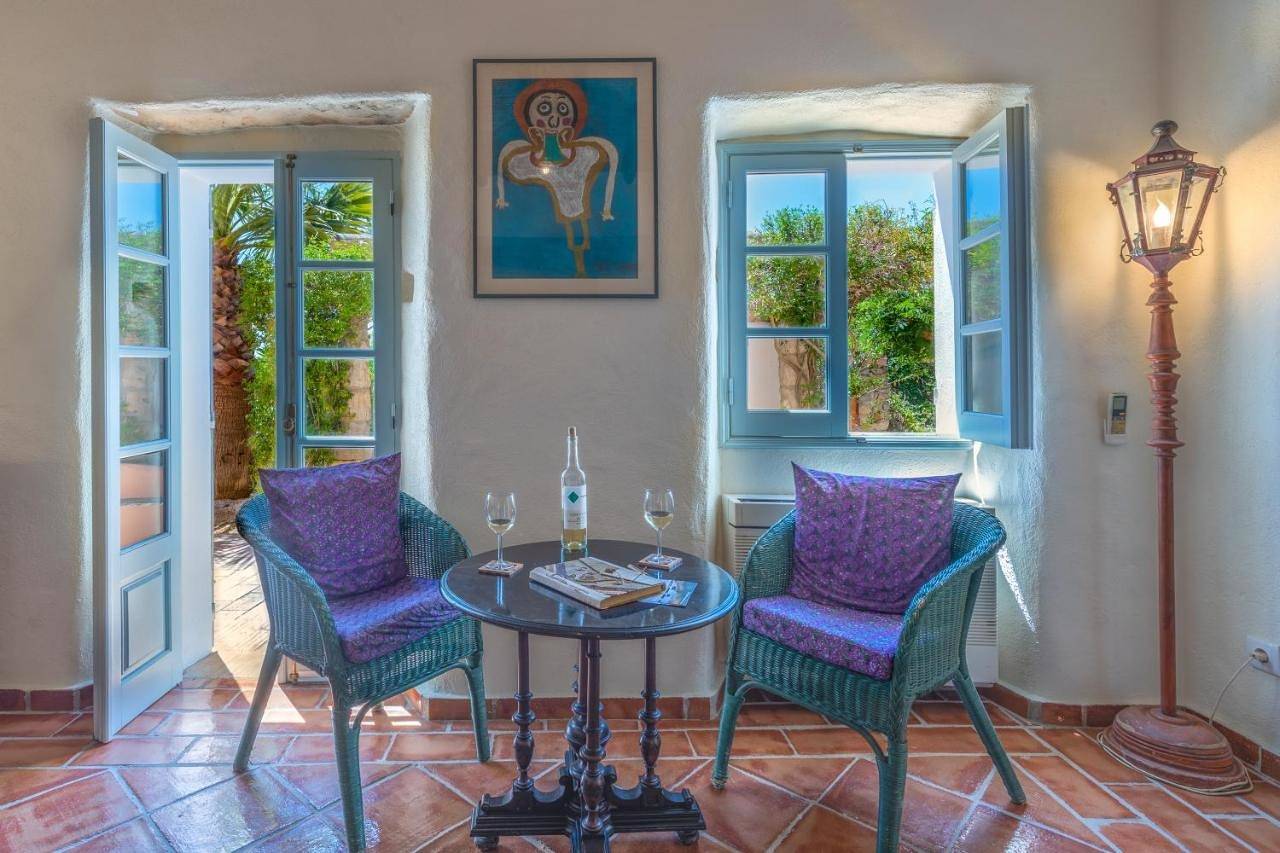 Four-Bedroom House in Moncarapacho, Ria Formosa