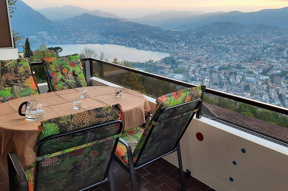 Apartamento entero, Al Bosco: muy cómodo, luminoso y tranquilo apartamento de un dormitorio 2½ ***, con piscina in Lugano, Lago de Lugano