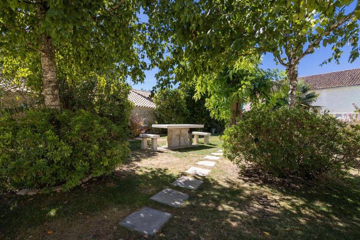 Chambre d’hôte pour 2 personnes, avec jacuzzi ainsi que piscine et terrasse en Charente - 4