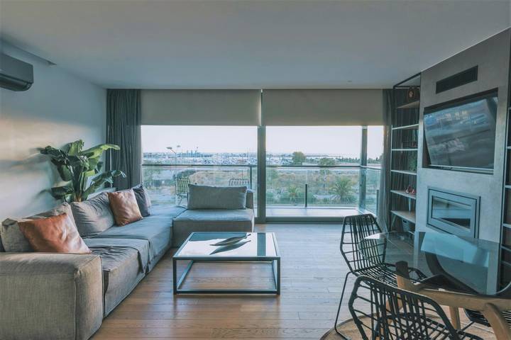 Vacation rental for 4 people, with balcony, kid friendly in Athens