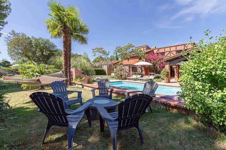 Location de vacances pour 12 personnes, avec jardin à Pin-Balma