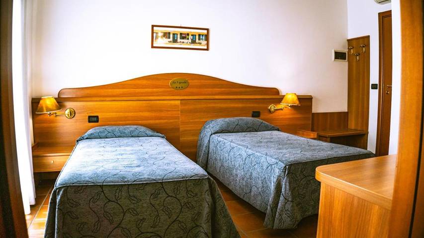 Hôtel pour 3 personnes, avec jardin ainsi que vue et terrasse à Arsiero - 2