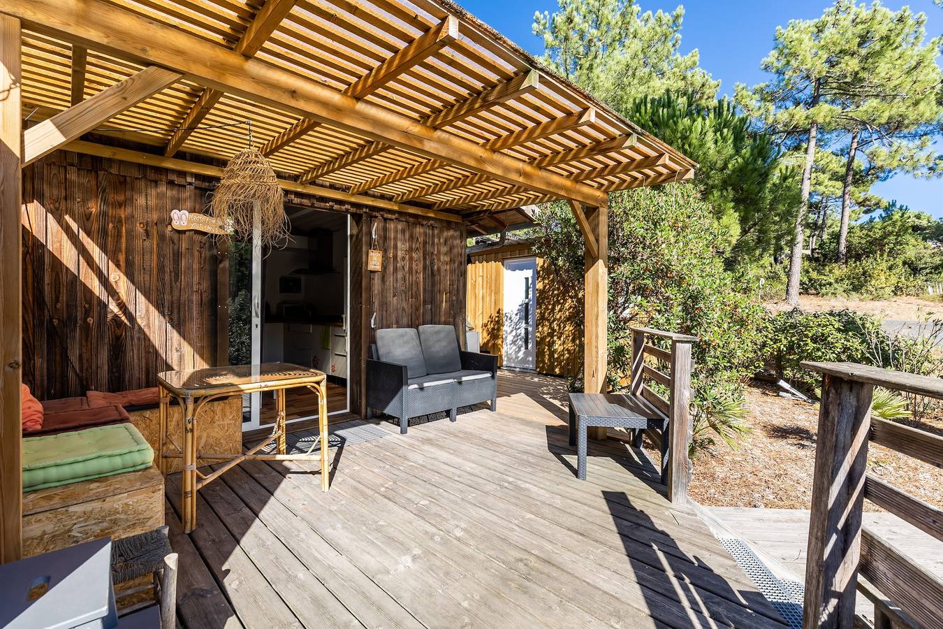 Entire studio, 'Studio 500m from Carcans Beach' with Garden & Wi-Fi in Carcans Plage, Carcans