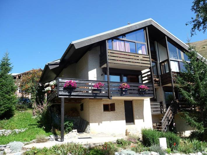 Gîte pour 4 personnes, avec terrasse et jardin