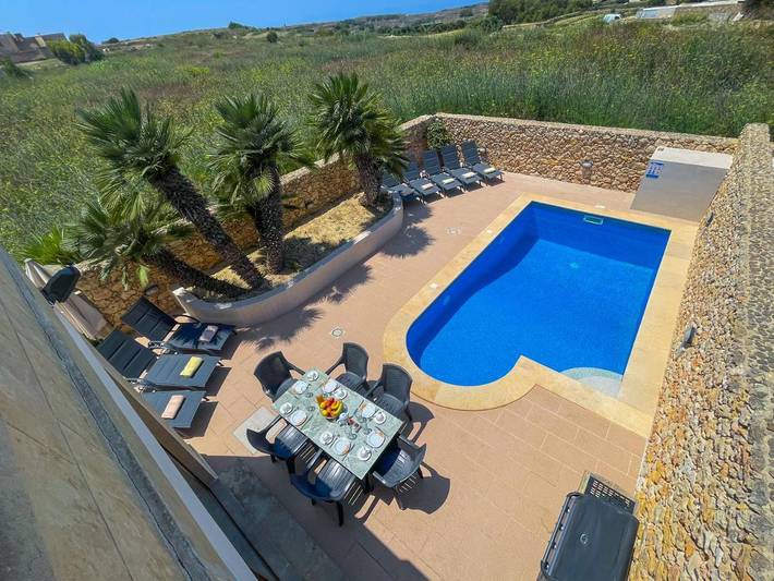 Chalet para 8 personas, con vistas además de piscina y jardín en Gozo