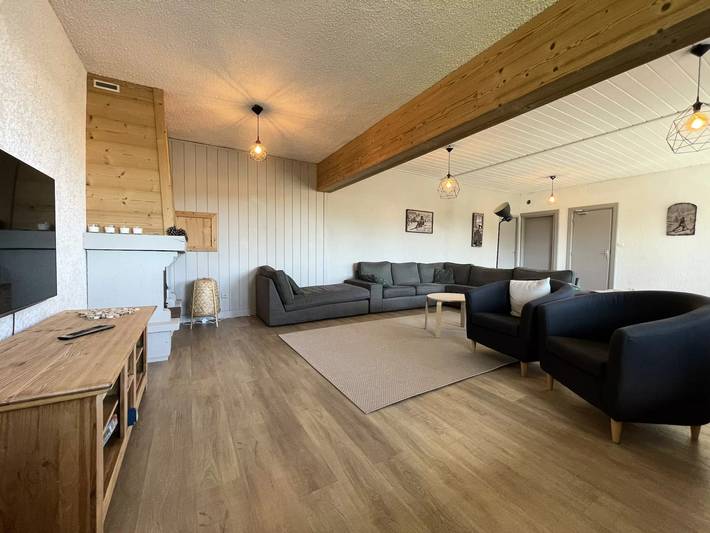 Camping pour 15 personnes dans le Cantal - 2