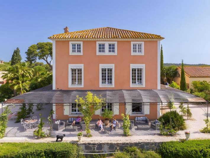 Room 'Chambre Sarcelle-Double Supérieure' with Wi-Fi and Air Conditioning in Portiragnes, Côte d'Améthyste