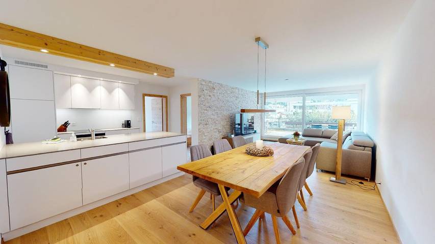Ferienwohnung für 4 Personen, mit Balkon und Terrasse sowie Pool und Ausblick in St. Moritz