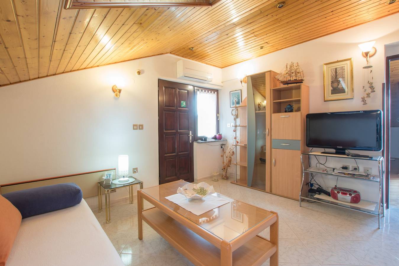 Entire apartment, Two bedroom apartment with balcony and sea view Umag A-2529-c in Umag, Umag Region