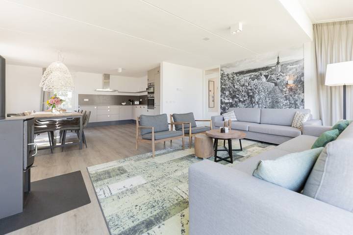 Bungalow für 10 Personen, mit Terrasse und Balkon/Terrasse