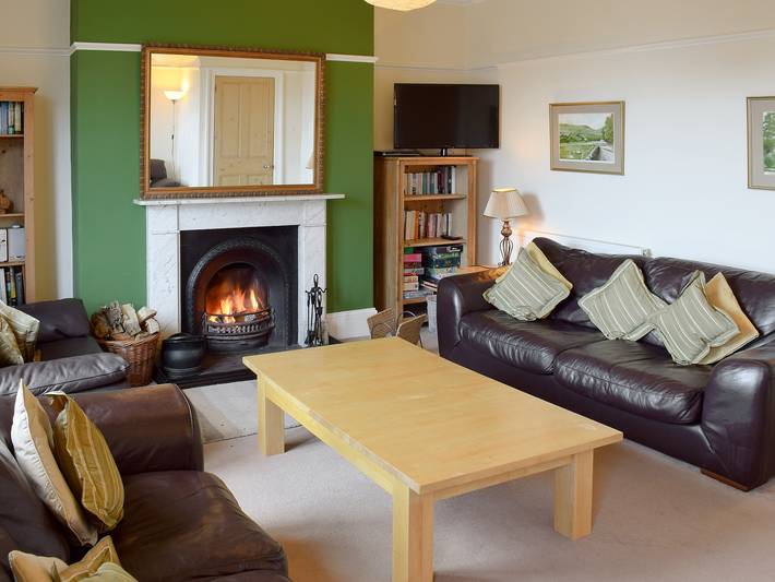 Glamping for 12 people, with garden in Whitby
