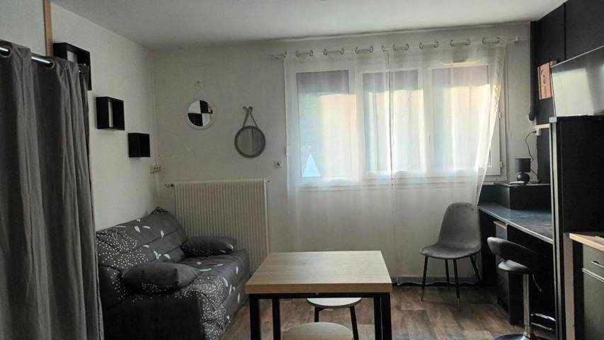 Gîte pour 2 personnes, avec vue dans Pontaumur