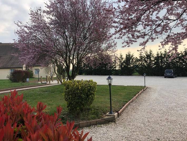 Hôtel pour 2 personnes, avec Terrasse et Jardin à Houdan - 2