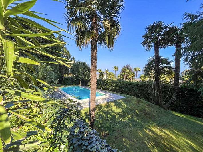 Appartamento intero, Appartamento vacanze per 5 persone con panorama in Lesa, Lago Maggiore (Piemonte)