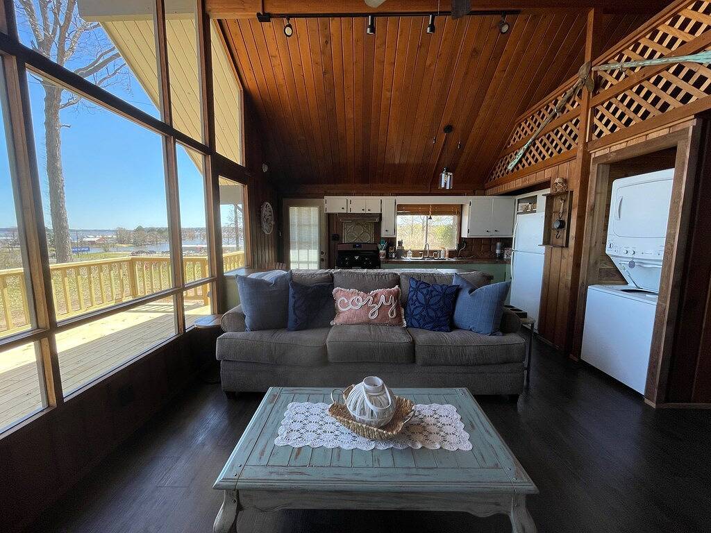 D'arbonne Nest Rentals: The Eagles Nest Cabin in Union Parish